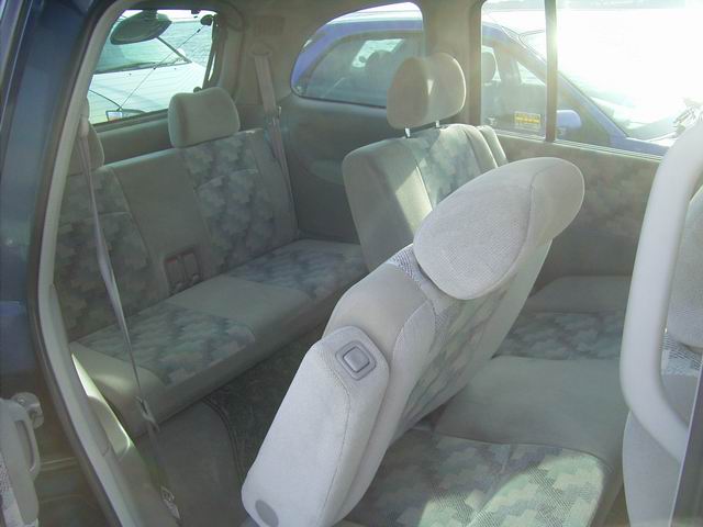 1999 Nissan Liberty Pictures