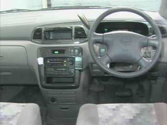 1999 Nissan Liberty Pictures