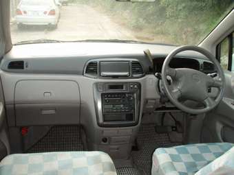 1999 Nissan Liberty Photos
