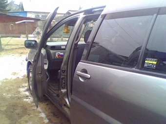 1999 Nissan Liberty Wallpapers