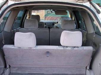 1999 Nissan Liberty Photos