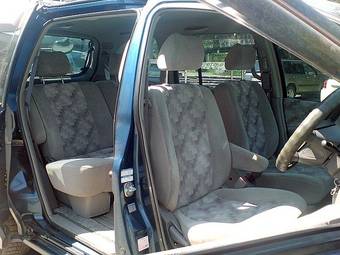 1999 Nissan Liberty Pictures