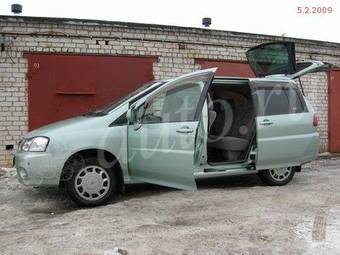 1999 Nissan Liberty Pictures