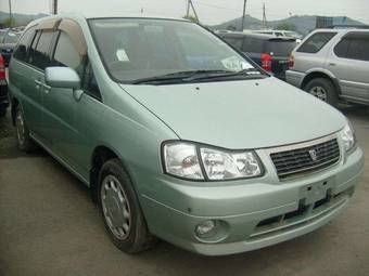 1999 Nissan Liberty Pictures