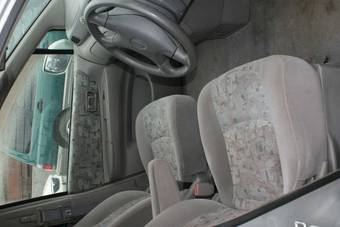 1999 Nissan Liberty Photos
