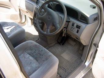 1999 Nissan Liberty Pictures