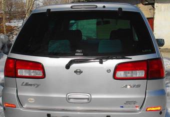 1999 Nissan Liberty Photos