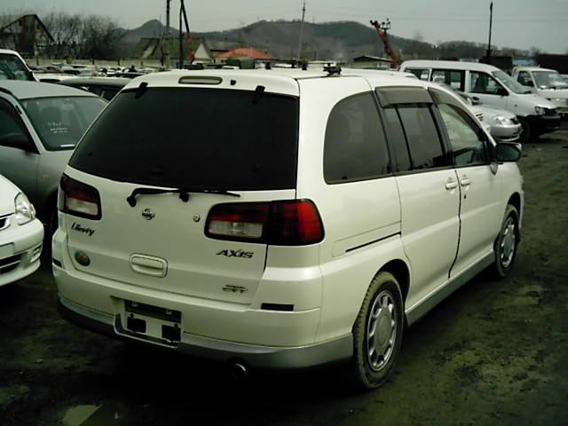 2000 Nissan Liberty