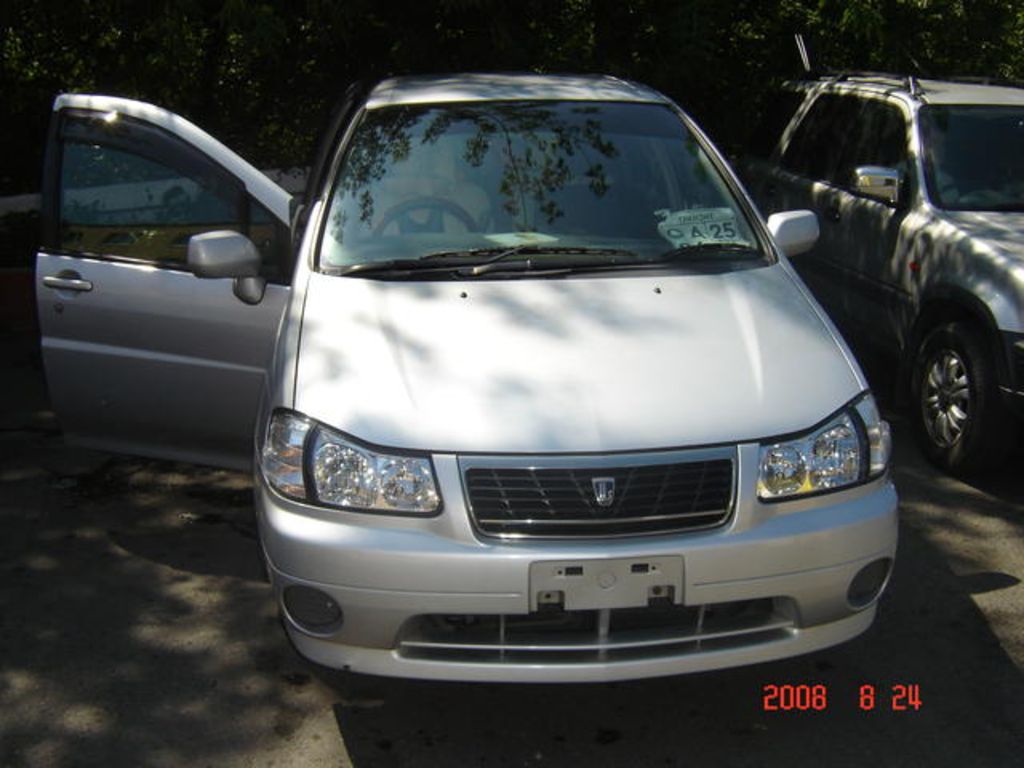 2000 Nissan Liberty