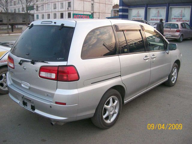 2000 Nissan Liberty