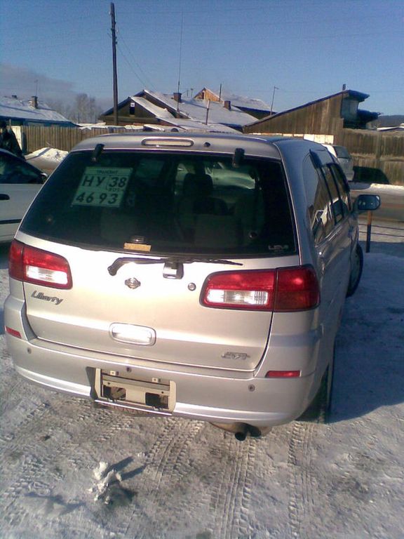 2000 Nissan Liberty