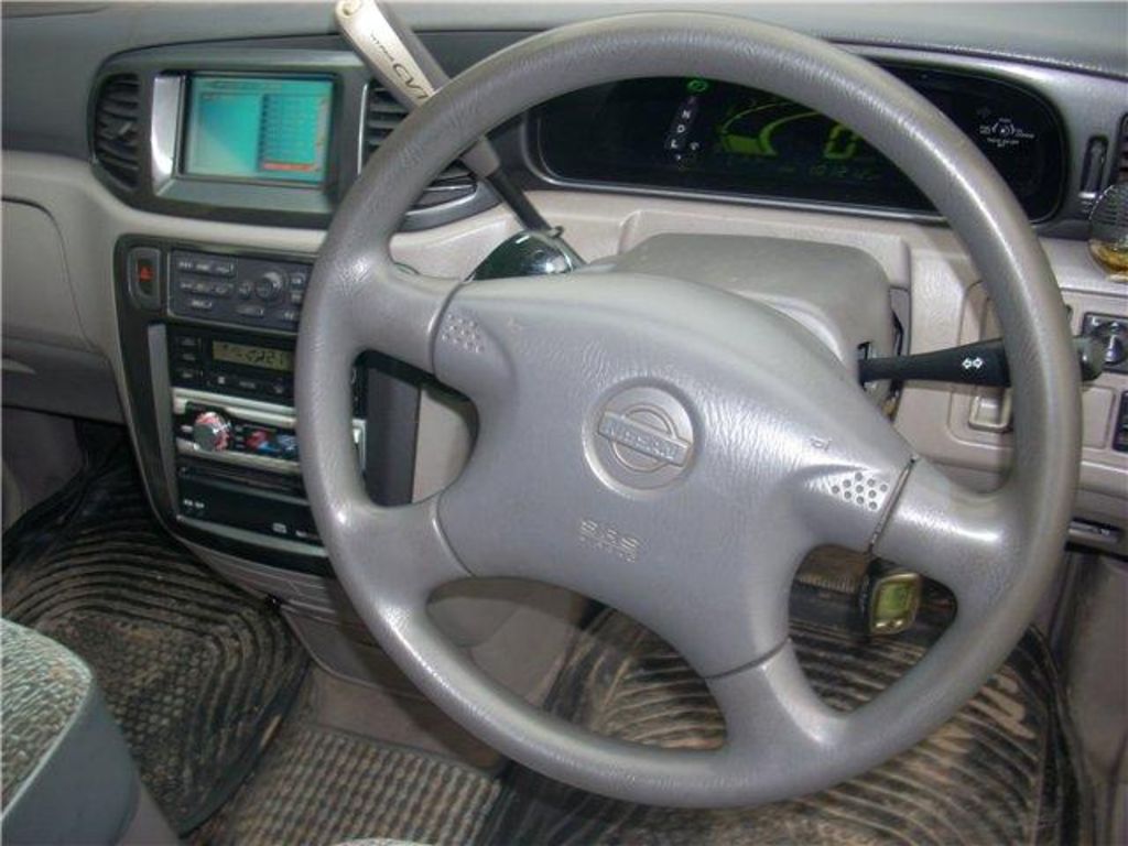 2000 Nissan Liberty