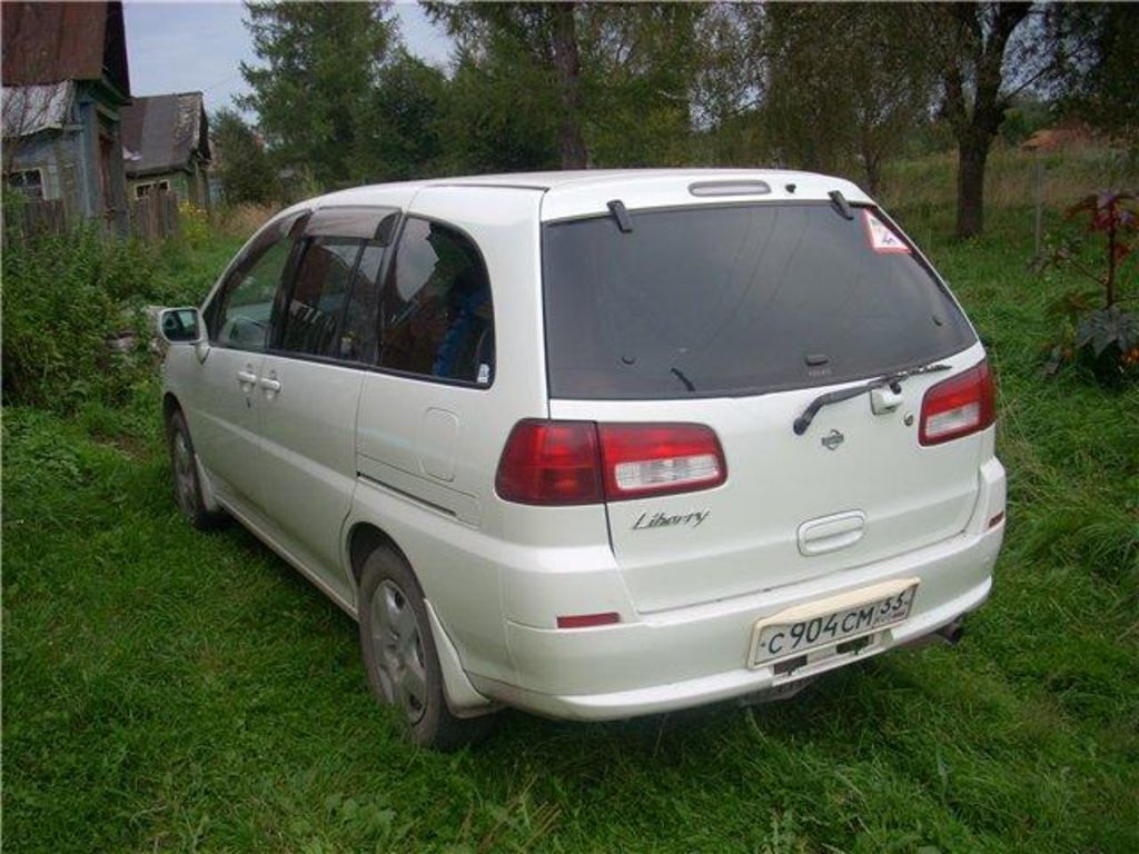 2000 Nissan Liberty