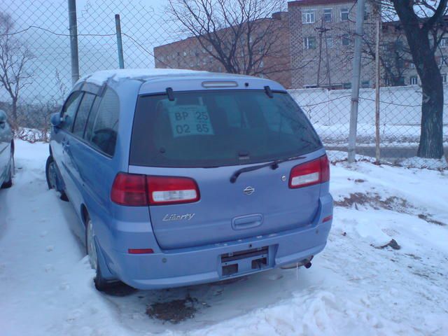 2000 Nissan Liberty