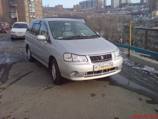 2000 Nissan Liberty