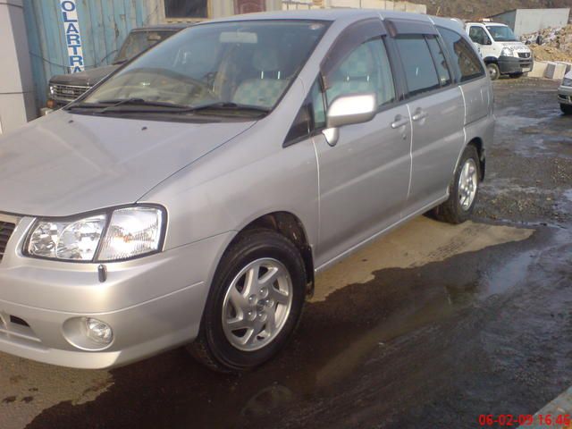 2000 Nissan Liberty