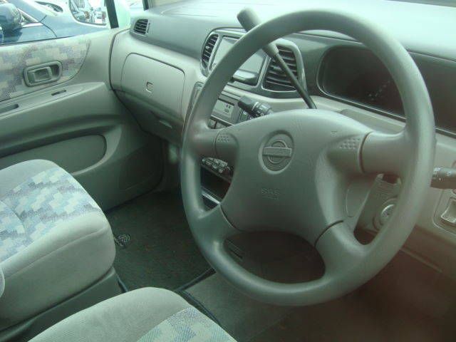 2000 Nissan Liberty