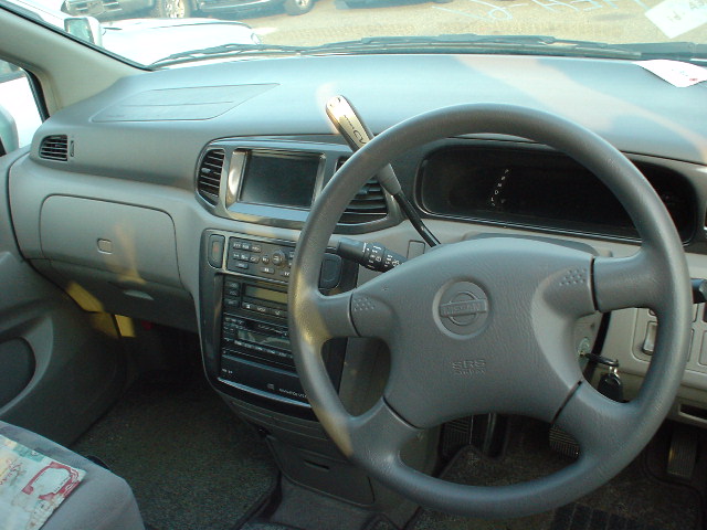 2000 Nissan Liberty Pics