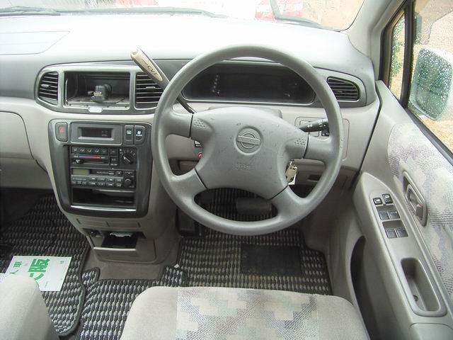 2000 Nissan Liberty Pictures