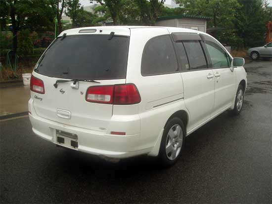 2000 Nissan Liberty Photos