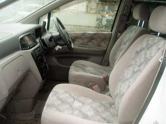 2000 Nissan Liberty Photos