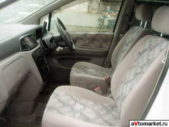 2000 Nissan Liberty Pictures