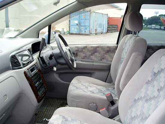 2000 Nissan Liberty Pictures
