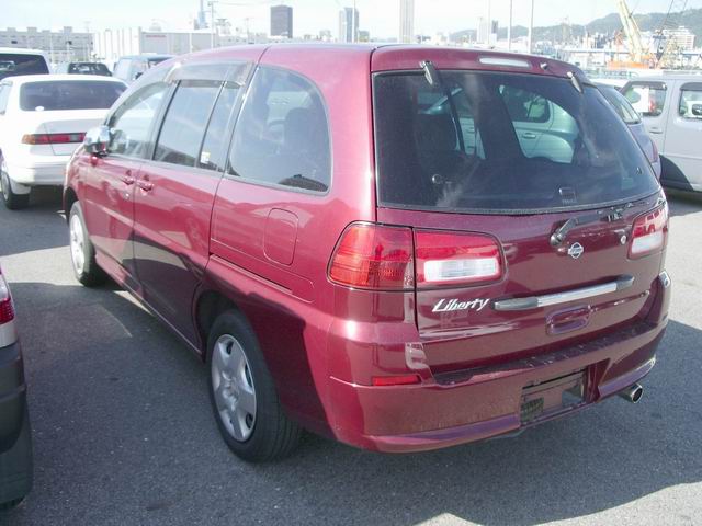 2000 Nissan Liberty Pictures