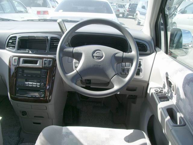 2000 Nissan Liberty Pictures