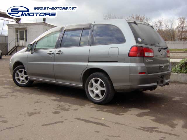 2000 Nissan Liberty Wallpapers