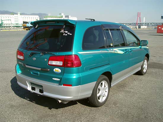 2000 Nissan Liberty Photos