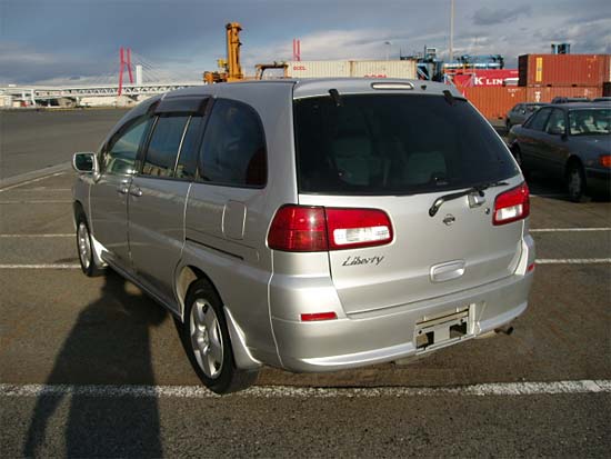 2000 Nissan Liberty Pictures