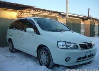 2000 Nissan Liberty Photos