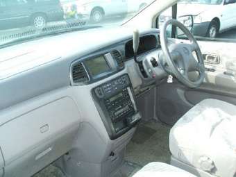 2000 Nissan Liberty Pictures