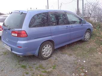2000 Nissan Liberty Pics