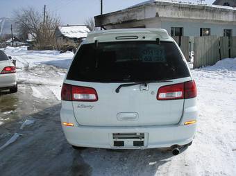 2000 Nissan Liberty Photos