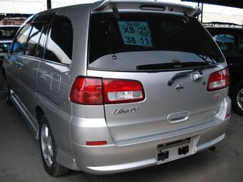 2000 Nissan Liberty Photos