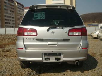 2000 Nissan Liberty Pictures