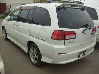 2000 Nissan Liberty Pictures