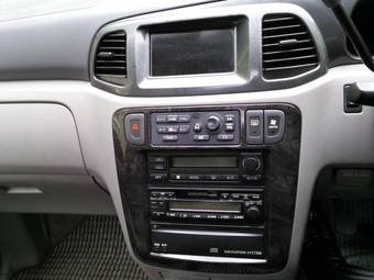 2000 Nissan Liberty Pictures