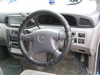 2000 Nissan Liberty Photos