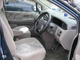 2000 Nissan Liberty Pictures