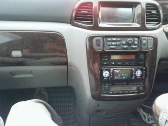 2000 Nissan Liberty Photos