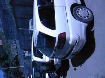 2000 Nissan Liberty Pictures