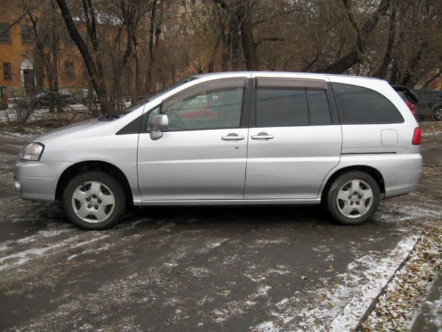 2001 Nissan Liberty