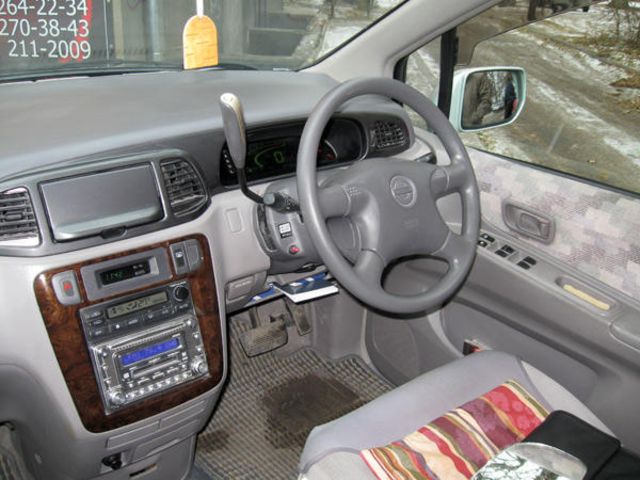 2001 Nissan Liberty