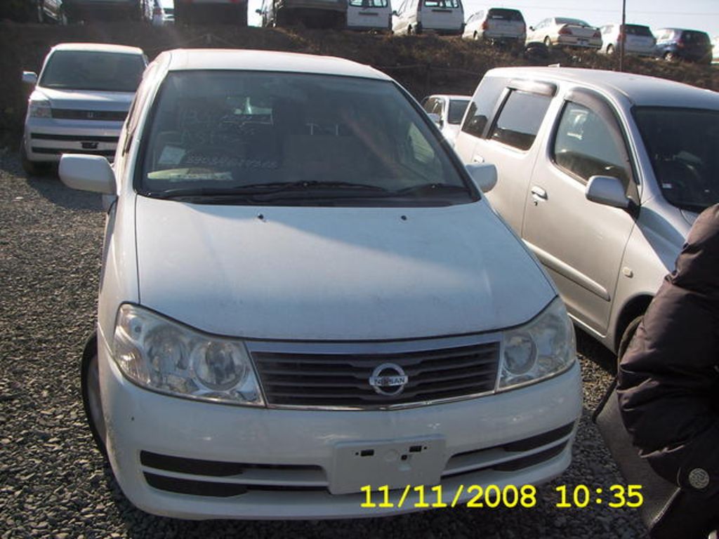 2001 Nissan Liberty