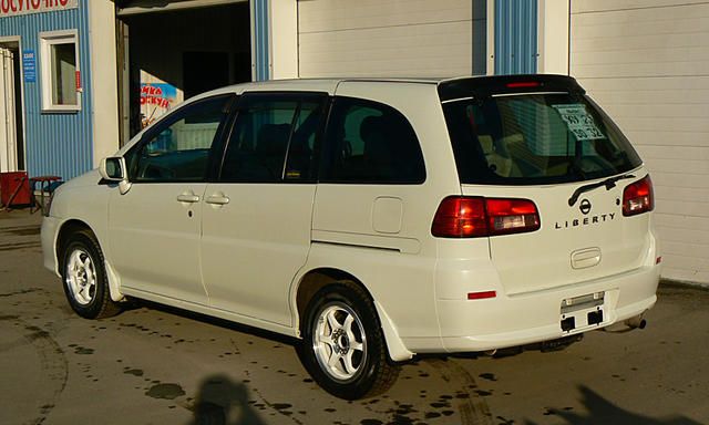 2001 Nissan Liberty