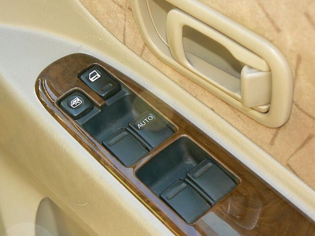 2001 Nissan Liberty