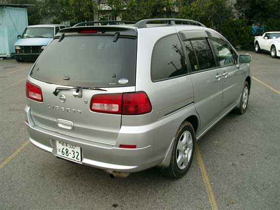 2001 Nissan Liberty Photos